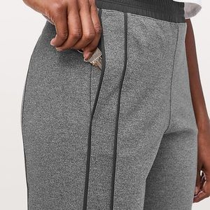 NWT Lululemon Light Strides Crop